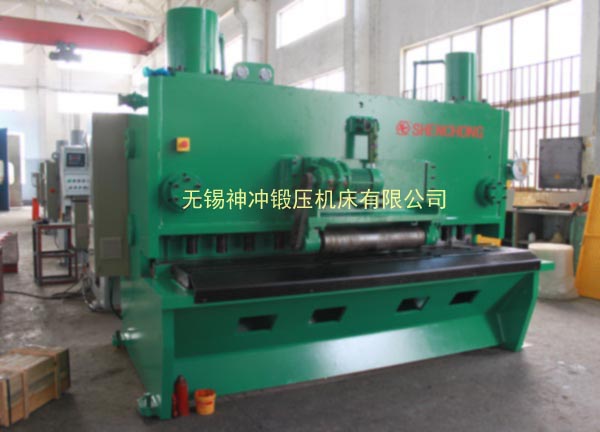 QC11Y-20×2500液壓剪板機.jpg QC11Y-20×2500液壓剪板機.jpg