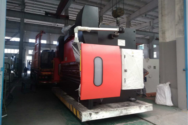 神沖數(shù)控剪板機(jī) 神沖數(shù)控剪板機(jī)