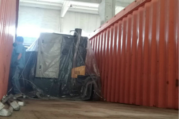 神沖液壓數(shù)控折彎機(jī).jpg 神沖液壓數(shù)控折彎機(jī).jpg