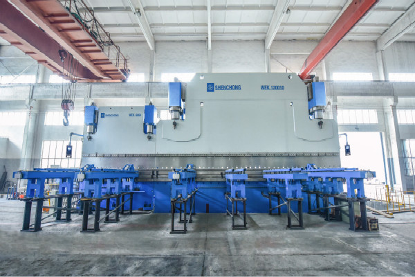 無錫神沖雙機(jī)聯(lián)動數(shù)控折彎機(jī).jpg 無錫神沖雙機(jī)聯(lián)動數(shù)控折彎機(jī).jpg