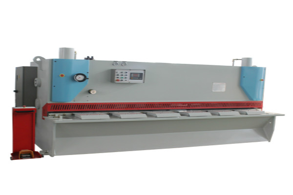 液壓剪板機(jī)使用的一些常見(jiàn)問(wèn)題 液壓剪板機(jī)使用的一些常見(jiàn)問(wèn)題