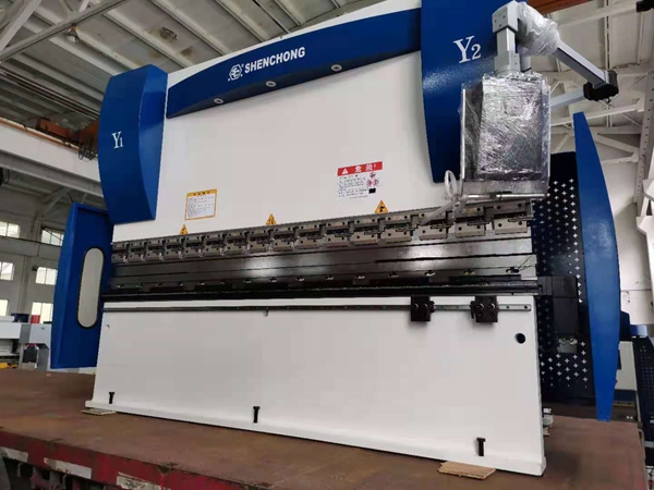 160Tx3200伺服泵控數(shù)控折彎機(jī)