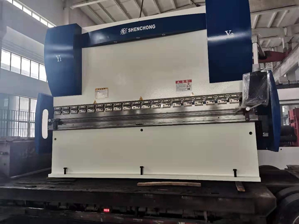 300Tx4米高精度數(shù)控折彎?rùn)C(jī)