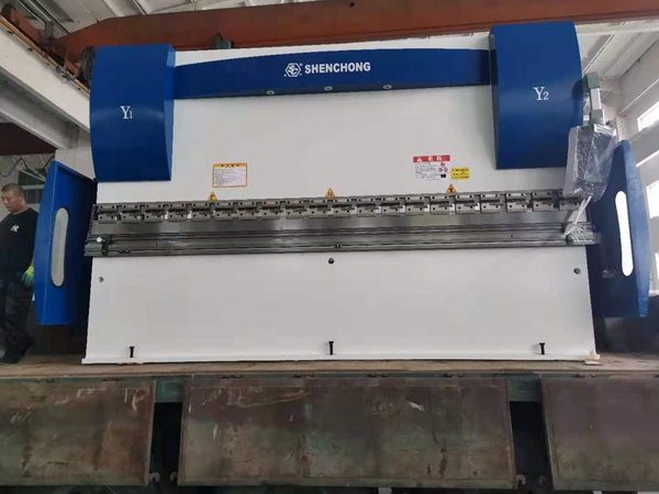 100噸3米2數(shù)控折彎機(jī)