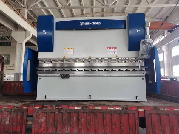 100Tx3200數(shù)控折彎機