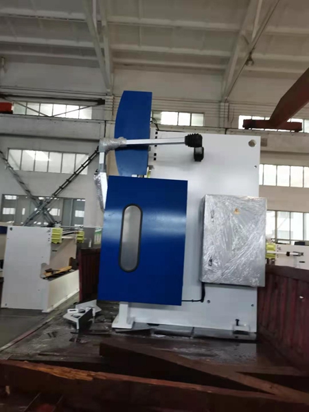 發(fā)到常州奧升一臺160T×4米高速折彎機(jī)