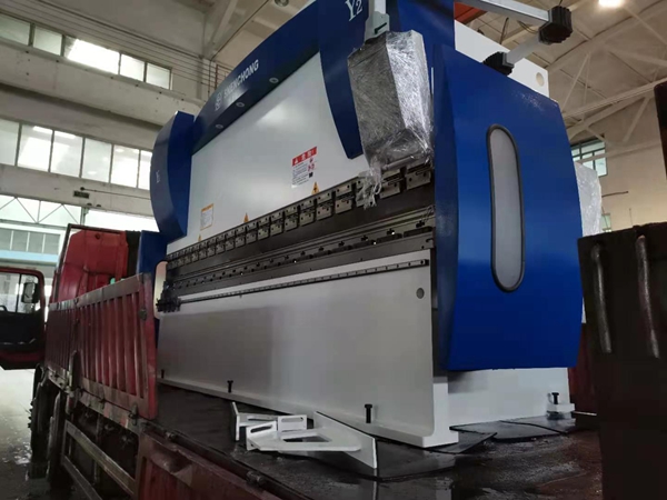 發(fā)到常州奧升一臺160T×4米高速折彎機(jī)