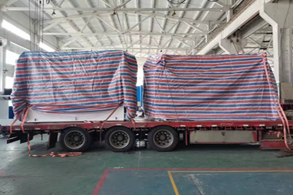 兩臺油電混合數(shù)控折彎機(jī)分別是160噸4米、125噸3米2