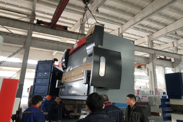 數(shù)控折彎機(jī)韓國銷售.jpg 數(shù)控折彎機(jī)銷售韓國.jpg