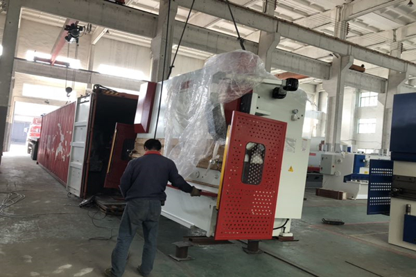 折彎機.jpg 折彎機.jpg