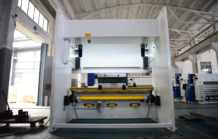 數(shù)控折彎機(jī)250T3200背面.jpg
