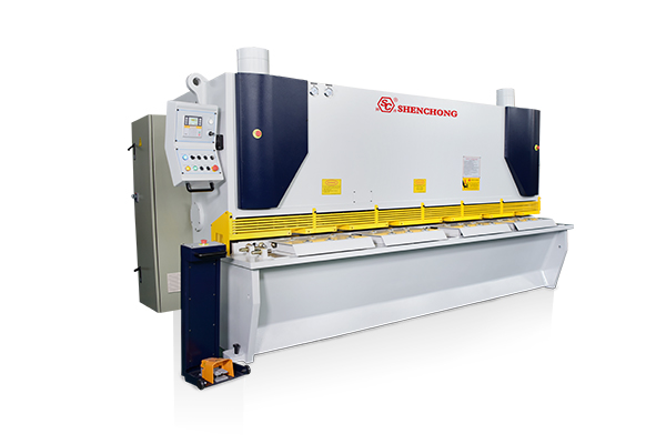 高精度數(shù)控剪板機(jī)